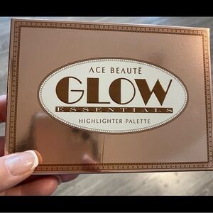 Ace Beaute Glow Essentials Highlighter Palette - Bronze